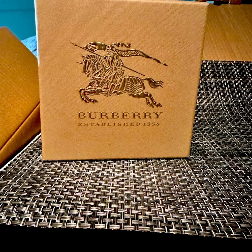 NWT BURBERRY LADY’S WATCH in black, red,light tan,cream and white. Round face. - Picture 1 of 13